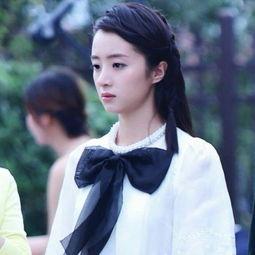 胡冰卿爆料双胞胎视频,温馨互动萌翻网友